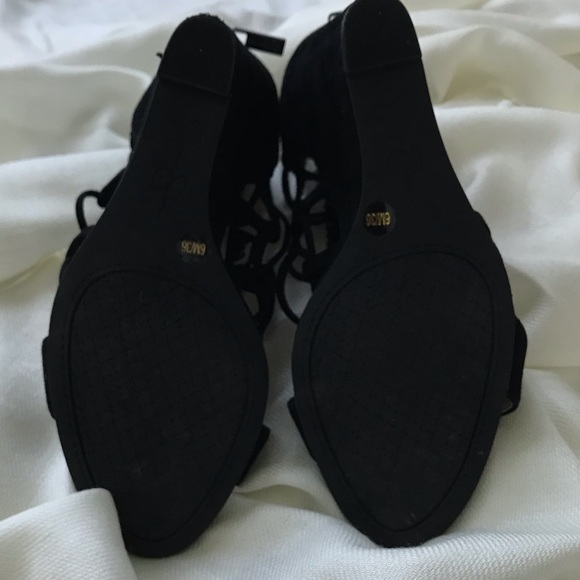 Jessica Simpson Black Wedge with Fringe 6 - Picture 2 of 5